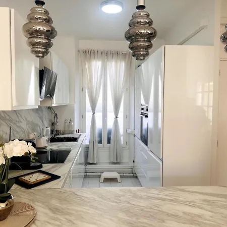 One Bedroom In Center A Few Steps From The Croisette And The Martinez - 2032 Apartment Cannes